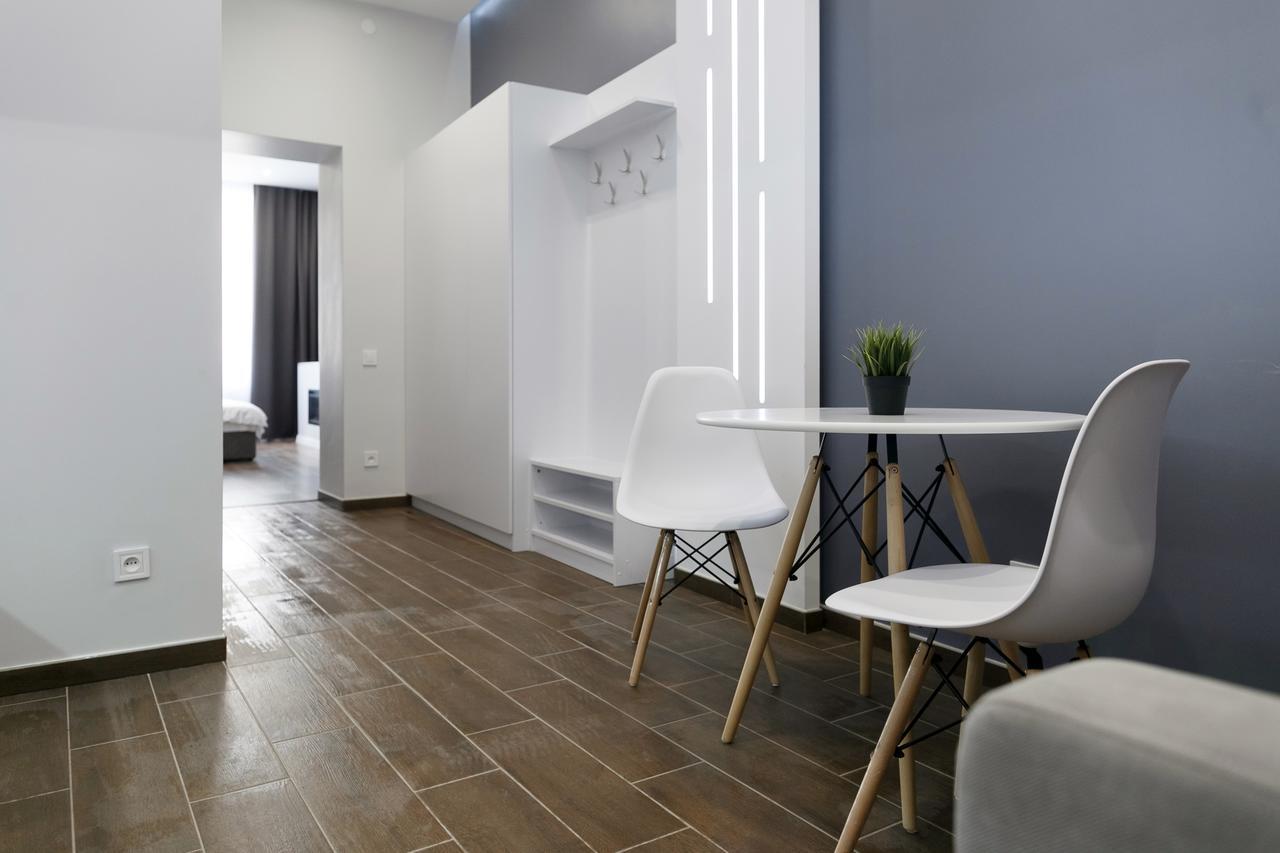 Exciting Apartment Lviv Fireplace Buitenkant foto